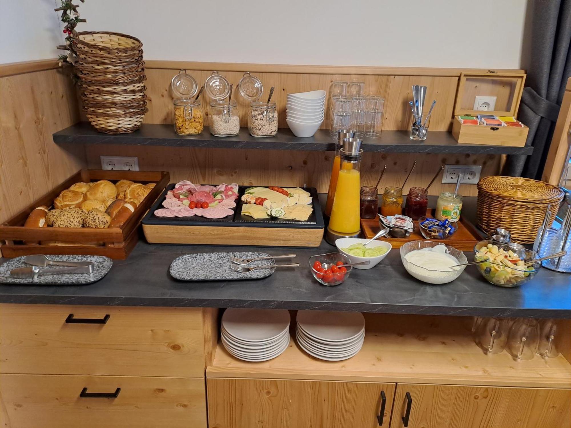 Pension Alpenfeeling Пфронтен Экстерьер фото